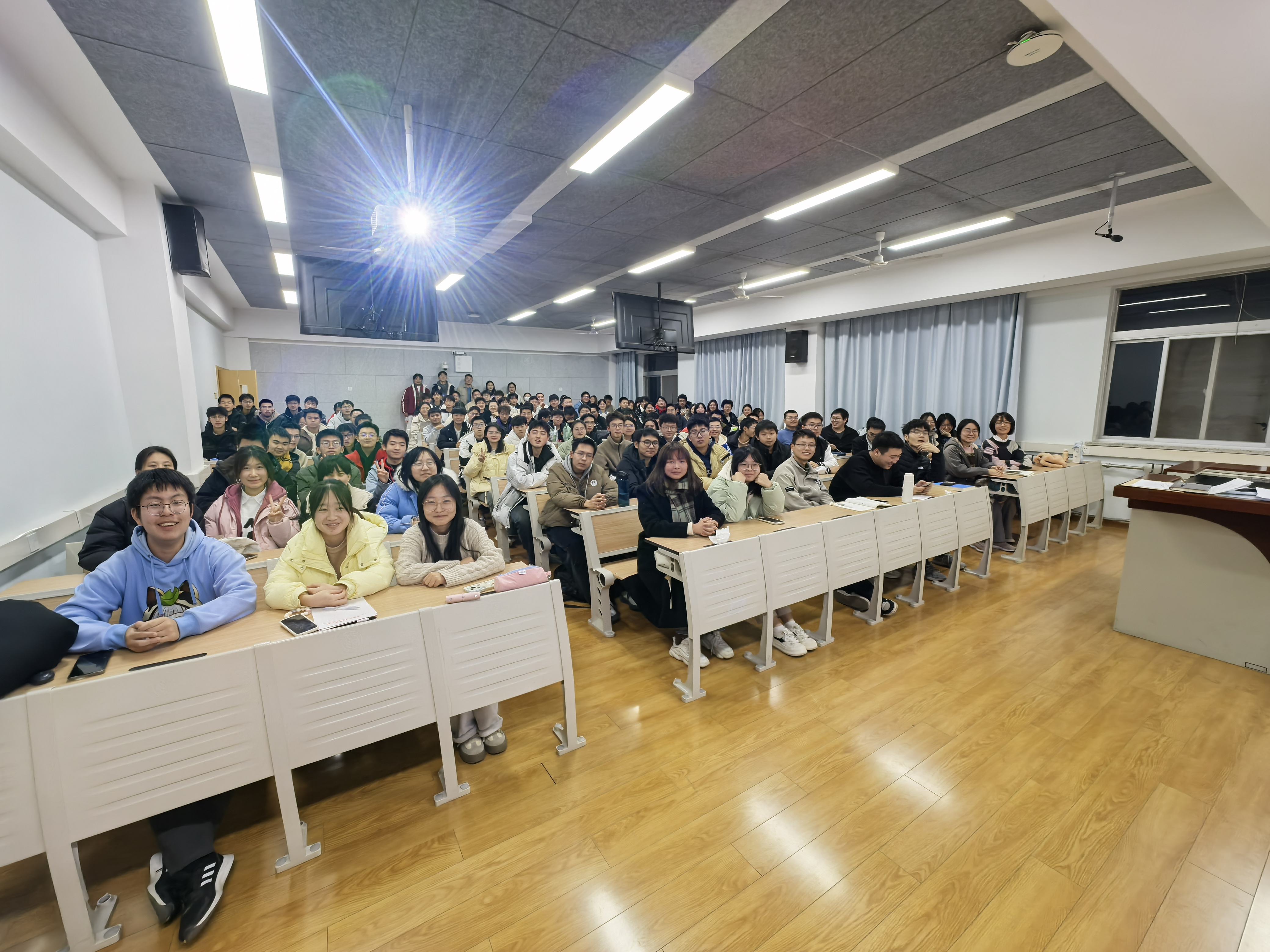 诚信考试教育大会.jpg